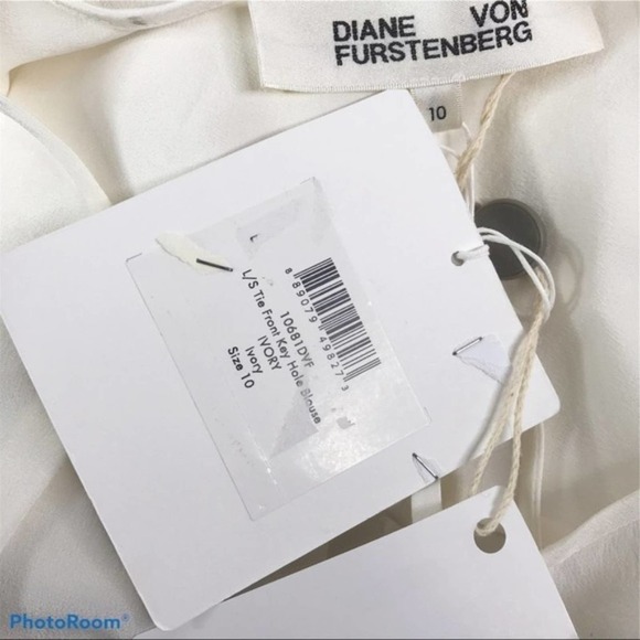 Diane Von Furstenberg tie front key hole top - Picture 11 of 12